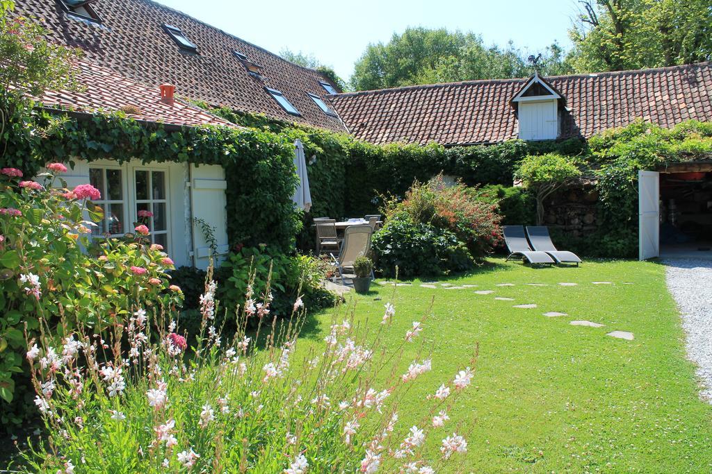 Roulottes Du Rouard Bed & Breakfast กามิเยส์ ห้อง รูปภาพ