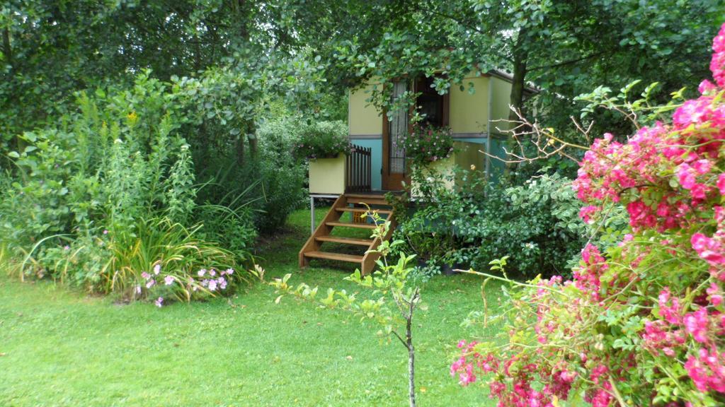 Roulottes Du Rouard Bed & Breakfast กามิเยส์ ห้อง รูปภาพ