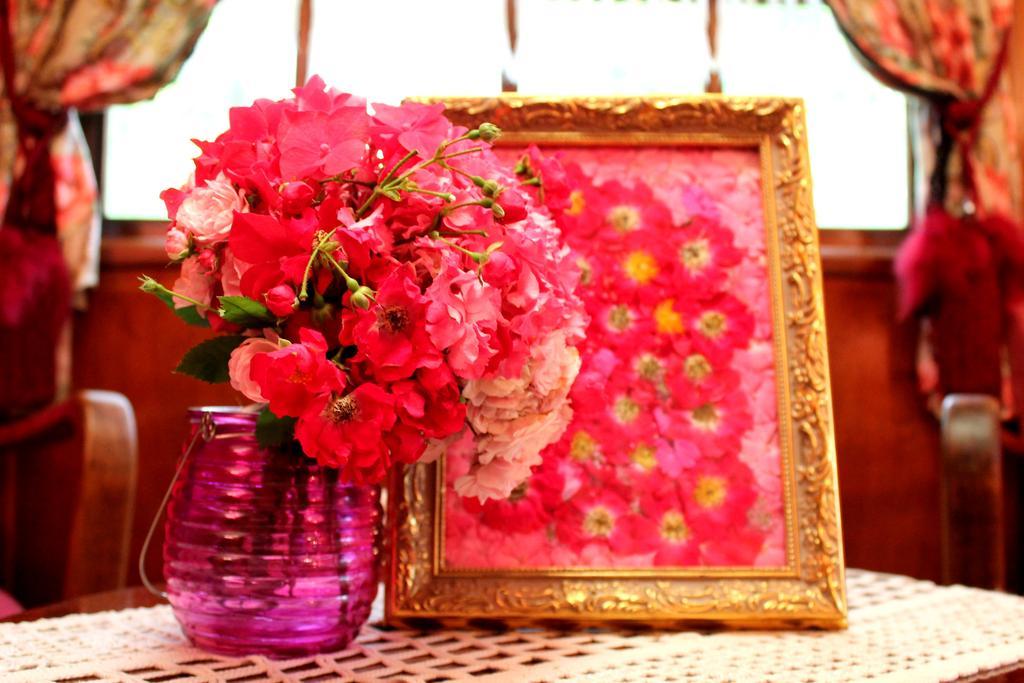 Roulottes Du Rouard Bed & Breakfast กามิเยส์ ห้อง รูปภาพ